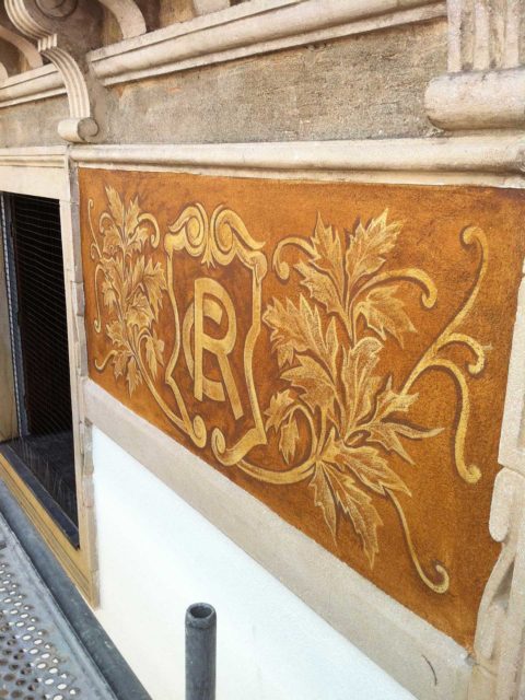 affreschi-su-palazzo-ristrutturati